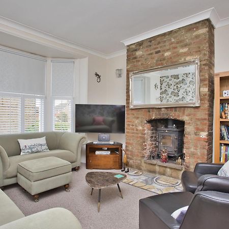 Spacious Seaside Escape In The Heart Of Deal, 4 Mins From The Beach Экстерьер фото