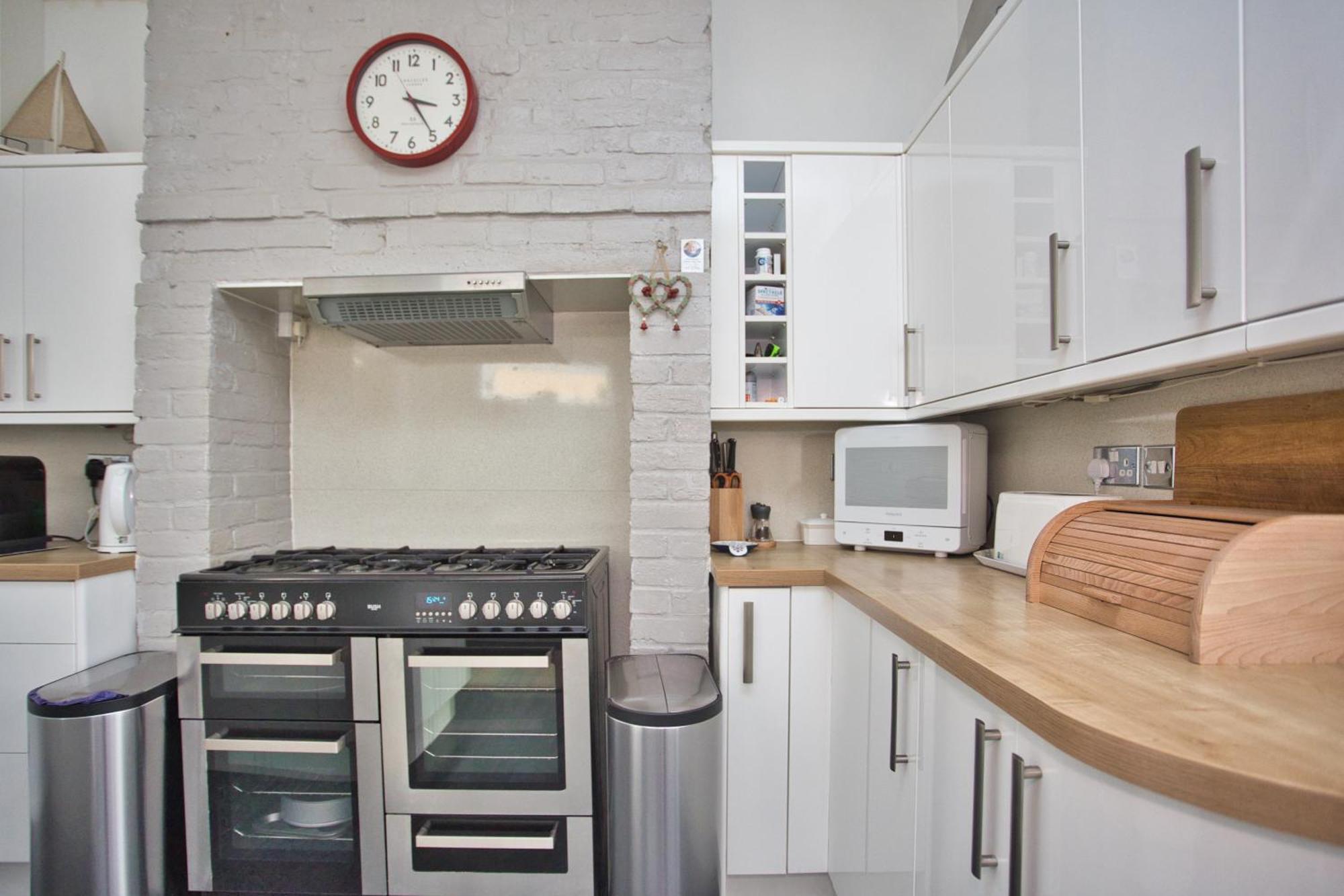 Spacious Seaside Escape In The Heart Of Deal, 4 Mins From The Beach Экстерьер фото