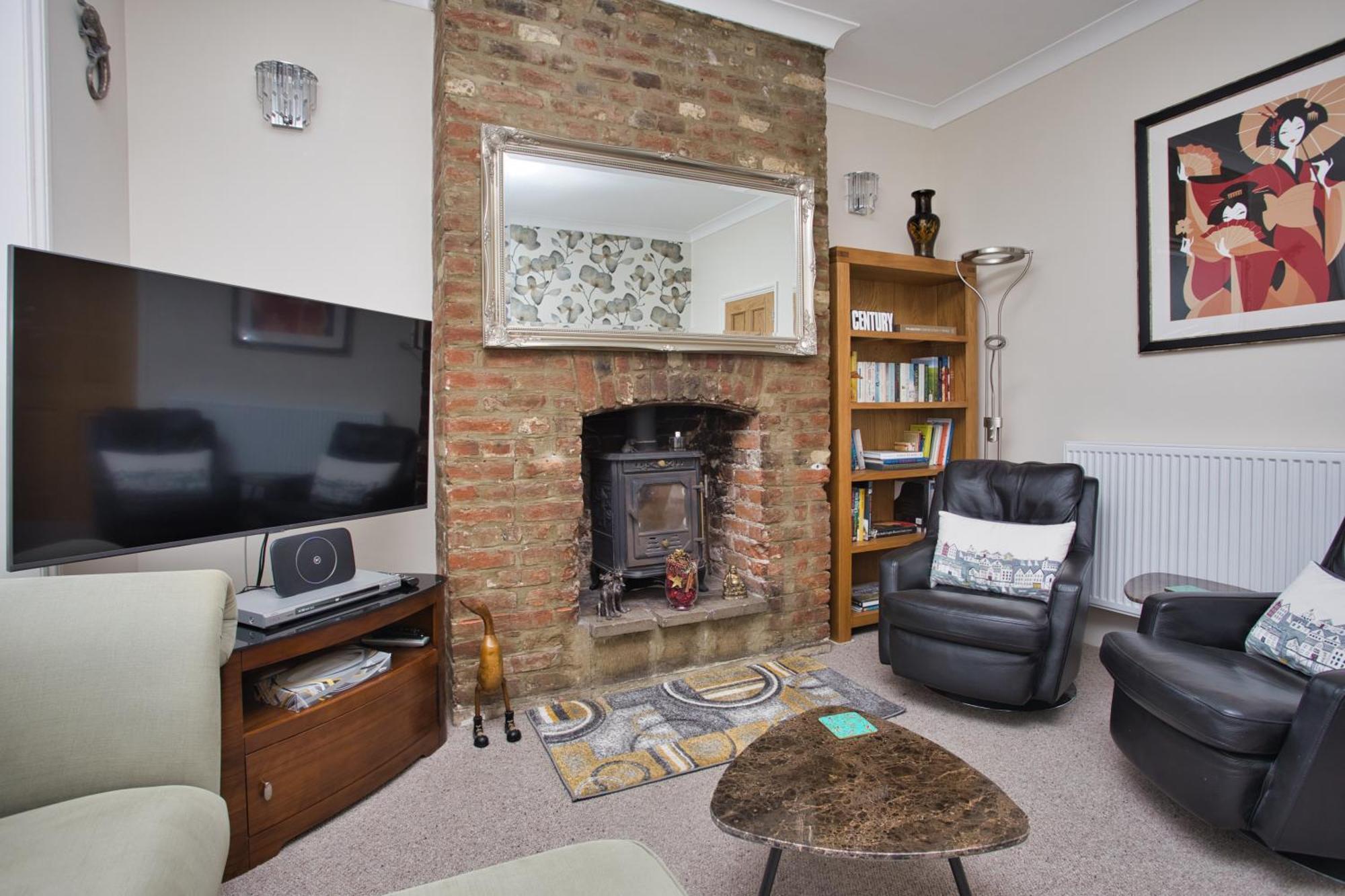 Spacious Seaside Escape In The Heart Of Deal, 4 Mins From The Beach Экстерьер фото